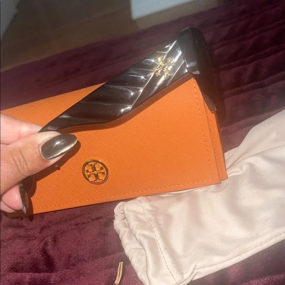 Tory Burch Black Sunglasses with Orange Case - Picture 2 of 7